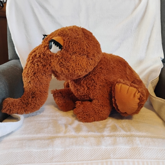 The Sesame Street Large 24” Snuffleupagus Jumbo Plush Stuffed Animal from Hasbro - Picture 4 of 7